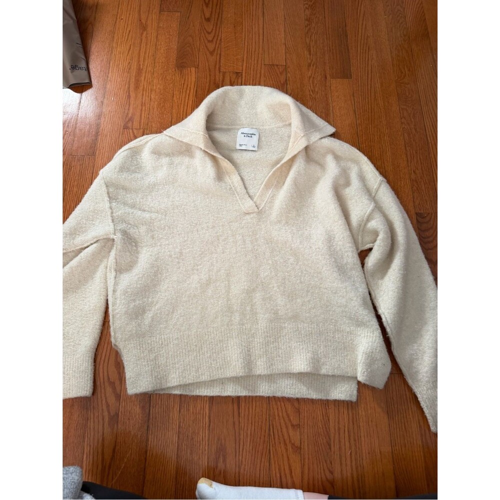 Abercrombie and Fitch V Neck Collared Sweater size L